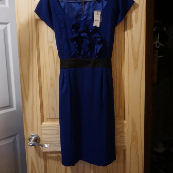 Express Ruffle Front Dress - Picture 5 of 8